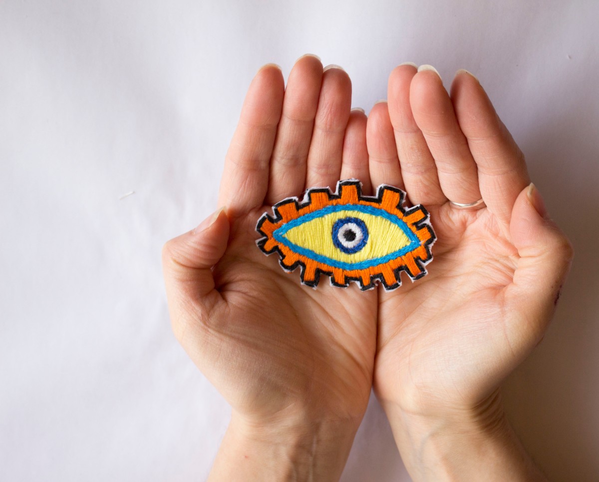 diy-how-to-evil-eye-embroidery-patch